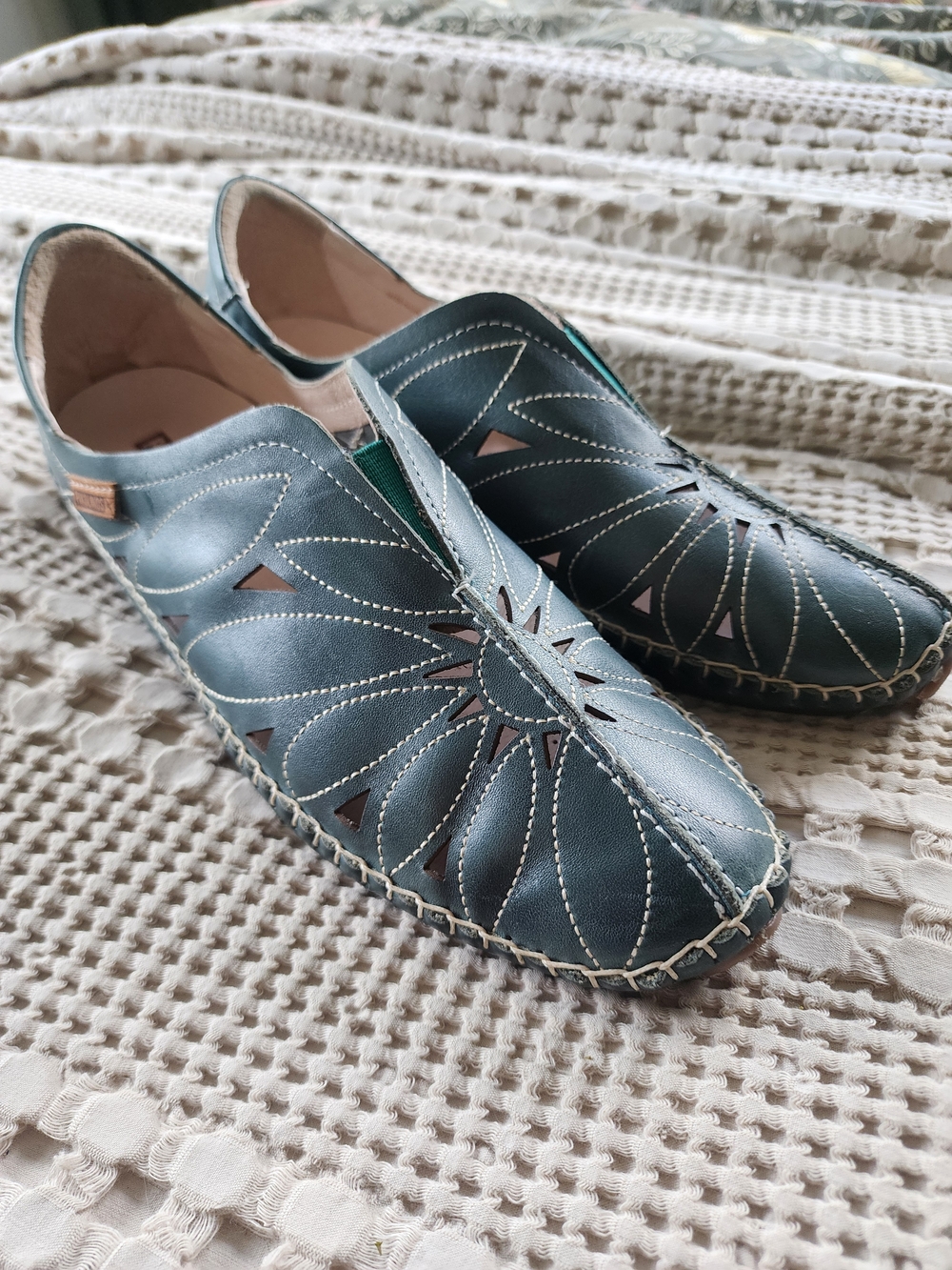 Pikolinos Leather Slip On Flats EU 42 US 11 Teal Cutout Comfort Shoes Excellent